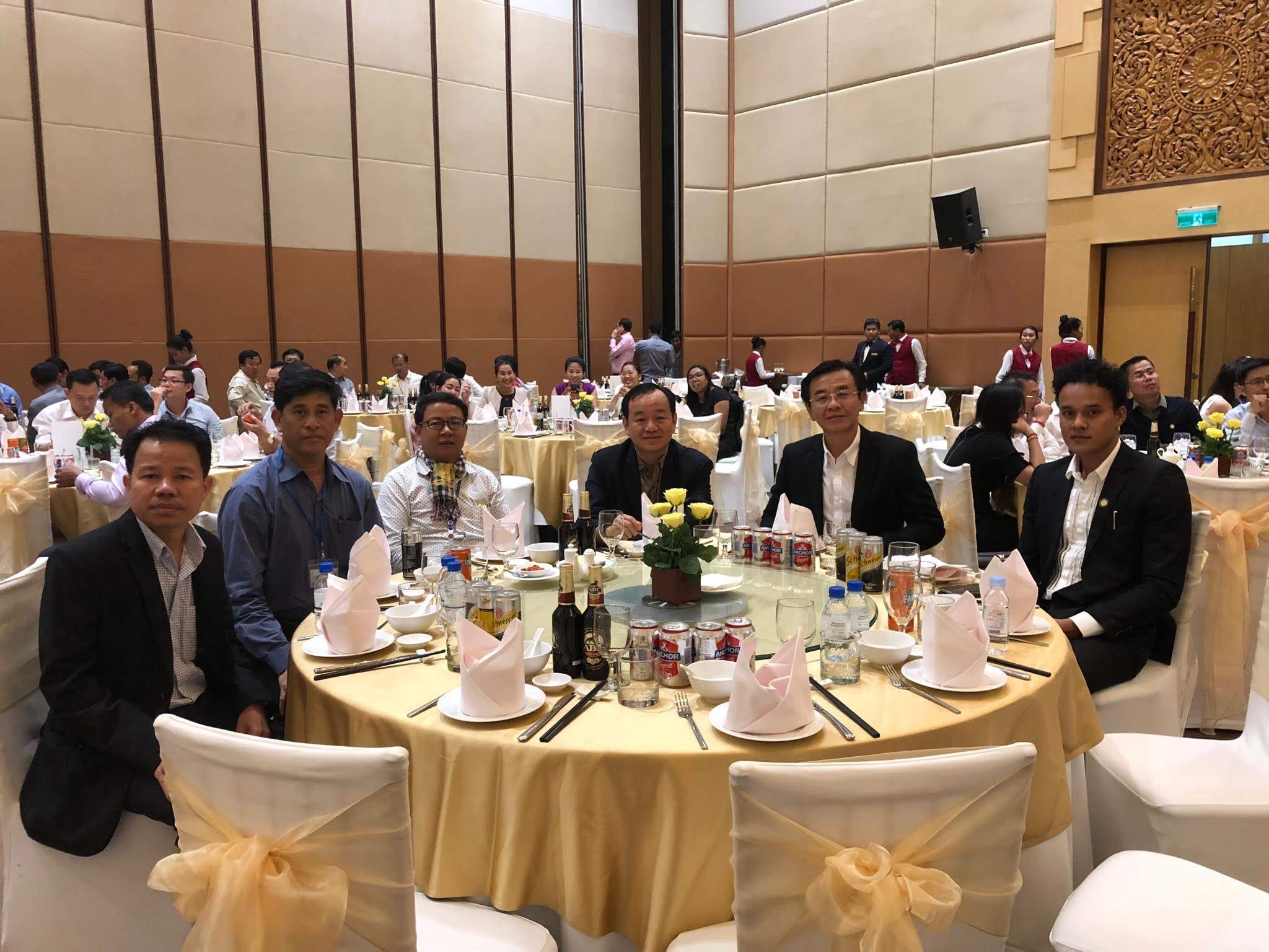 received_1905800532842871